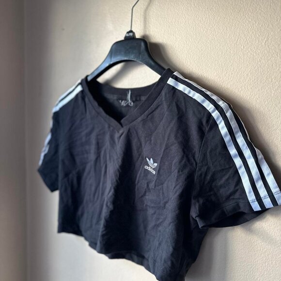 Adidas Cropped V-Neck - Picture 2 of 3